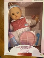 Babypuppe mit Schlafaugen