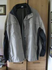 Wind -und Regenjacke Gr. 48/50 kein Wind und kein Regen mehr durchlässig