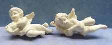 24609. Kleine Engel weiss mit Banjo + Harfe Christbaumschmuck  2 Stück  10 cm