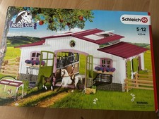 Schleich  Reiterhof mit Reiterin und Pferden Spielzeug (42344)