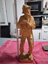 Handgeschnitzte Holzfigur