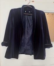 Elegante Samtjacke in Dunkelblau – Zeitloser Blazer-Look aus weichem Velours