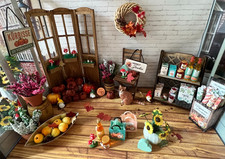 Puppenhaus 1:12 Miniatur: Herbstartikel, Heide, Kürbis, Schilder, Blumen u.a.m.