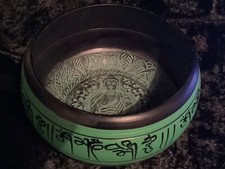 Tibetische Klangschale Raumklang Schale  in Grün mit Klöppel aus Nepal