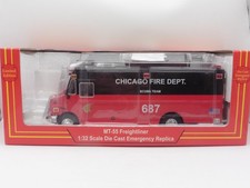 1:32 Code 3 Chicago Fire Dept. Scuba Team 687 MT-55 Freightliner  Nr. 14005