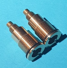 2 Ronson Typ A, Einfülleinlassventile.