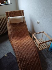 Rattan-Liege mit Beistelltisch