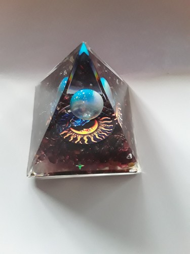 Orgon pyramide mit - pyramide,