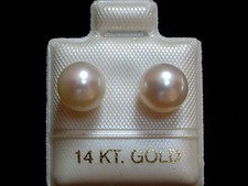 Exclusive Perlen Ohrstecker -