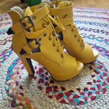 Schuhe mit Absatz Gelb 38 Neu