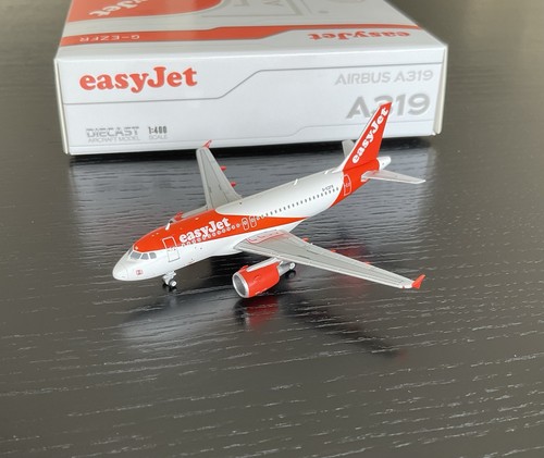 Easyjet airbus 319 400 - easyjet,