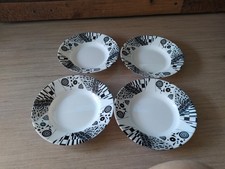 4 Arcopal Teller – ca. 23 cm