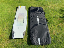 Core Fusion 5 Twin Tip KiteBoard Board 144x43 +Boardbag und  4 Finnen 1A Zustand