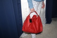 Furla Elisabeth Strauß Ostrich  Geprägtes Leder Bag Tasche Mittelgroß Rot w.neu