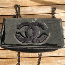 Chanel Beaute Clutch aus Lackleder VIP Geschenk Gift Lack Plüsch
