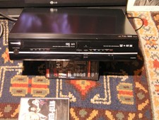 Toshiba VHS/DVD/HDD Recorder Kombi RD-XV48  HDMI Org.FB/BDA  Kopieren getestet !