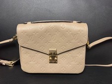 Louis Vuitton Pochette Métis