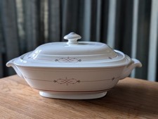 Heinrich: Terrine mit Deckel