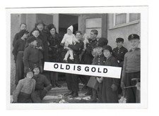 Foto HJ Gruppe mit "Familienzuwachs" Uniformen Winter original 5018