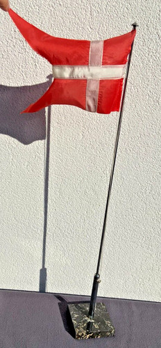 Antiker tisch fahnenmast - antiker, tisch-fahnenmast