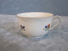 Kaffee- / Teetasse, Weiß mit farbigem Dekor, Art déco, Sammlertasse