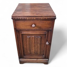 Geschnitzte Eiche Topfschrank