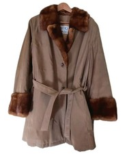 Mantel aus Seide und Pelz Nerz