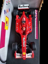 HotWheels Racing Ferrari F2001 Michael Schumacher 9 Siege Fahnen MSC OVP* 50202