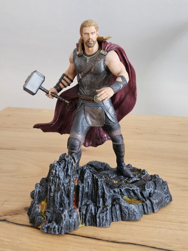 Diamond select toys marvel - select,