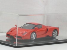 Ferrari Enzo in rot Box Red