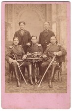 Fotografie Drei Garde-Soldaten der Ulanen in Uniform, dabei 2 Vize-Feldwebel Sä 