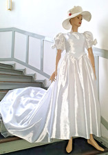 Brautkleid "San Patrick" "M. Leo" Gr.36-38 Ärmel, weiße lange Schleppe Perlen