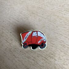 Pin Anstecker Anstecknadel Rote Vespa Piaggio Dreirad 25x19mm Metall Glänzend