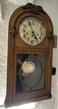 Antike große Wanduhr