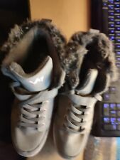 Getragene VTY Sneaker