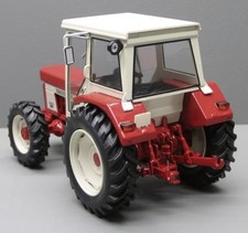 IHC 844 mit Kabine Modell von