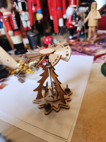 Kleine pyramide mit - kleine, und
