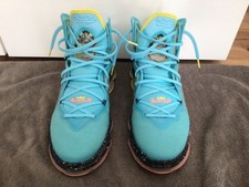 Nike Lebron James 19 Christmas