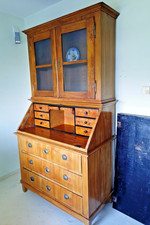 Repräsentativer Biedermeier Sekretär mit Aufsatz in Kirschbaum