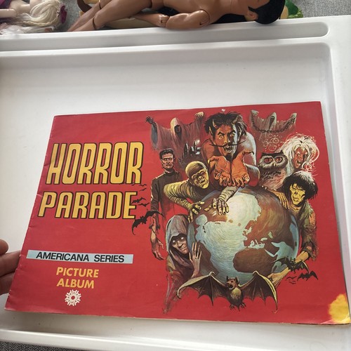 Ava americana horror - horror, parade