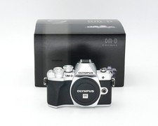 Olympus OM-D E-M10 Mark III