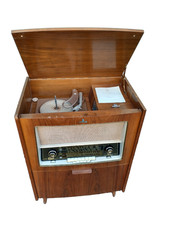 Antiquitätenschrank