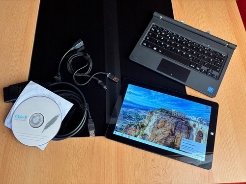 Laptop tablet mit kabel und - mit,