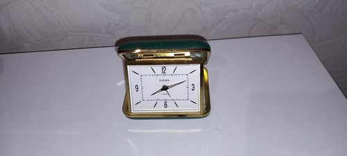 Alter mechanischer reisewecker - alter,