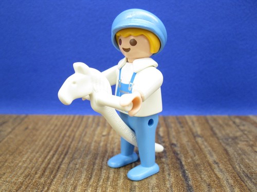 Junge mit steckenpferd - junge,