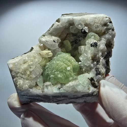 Große prehnit kugel - kugel,, calcit