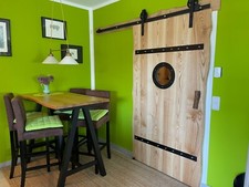 Schiebetür Vollholz Rustikal Innentür mit Fenster und Natürlicher Baumkante 