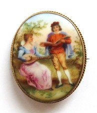 Antike 375 Gold Porzellan Brosche - Miniaturmalerei - Galante Szene