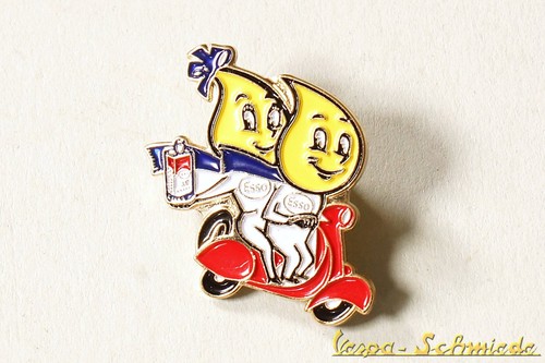 Vespa pin anstecker - /,