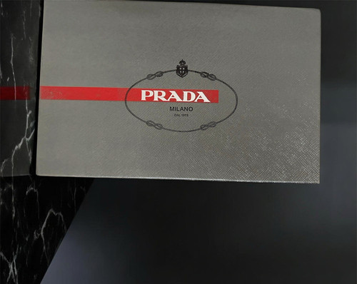 Prada cups mit karton - cups,